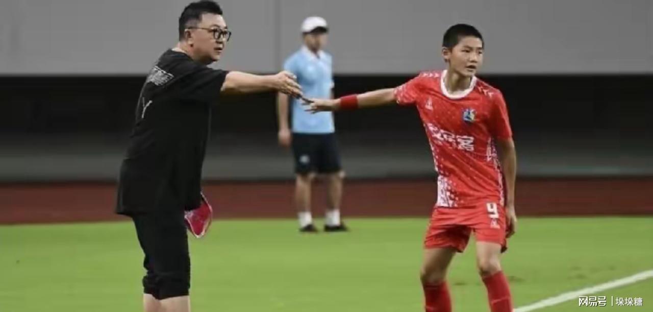 超6成网友支持刘翔选择买断！媒体人：他不想解除编制也不想上班
